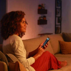 Philips Hue White E27 7W ST64 Filament 2.100K -Eleganter Beleuchtungsladen 10011449 5