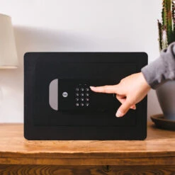 Yale Smart Safe Intelligenter Tresor Volumen 20,5l