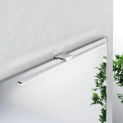 LED-Spiegelleuchte Triga IP44, Chrom, 60cm, 3.000K