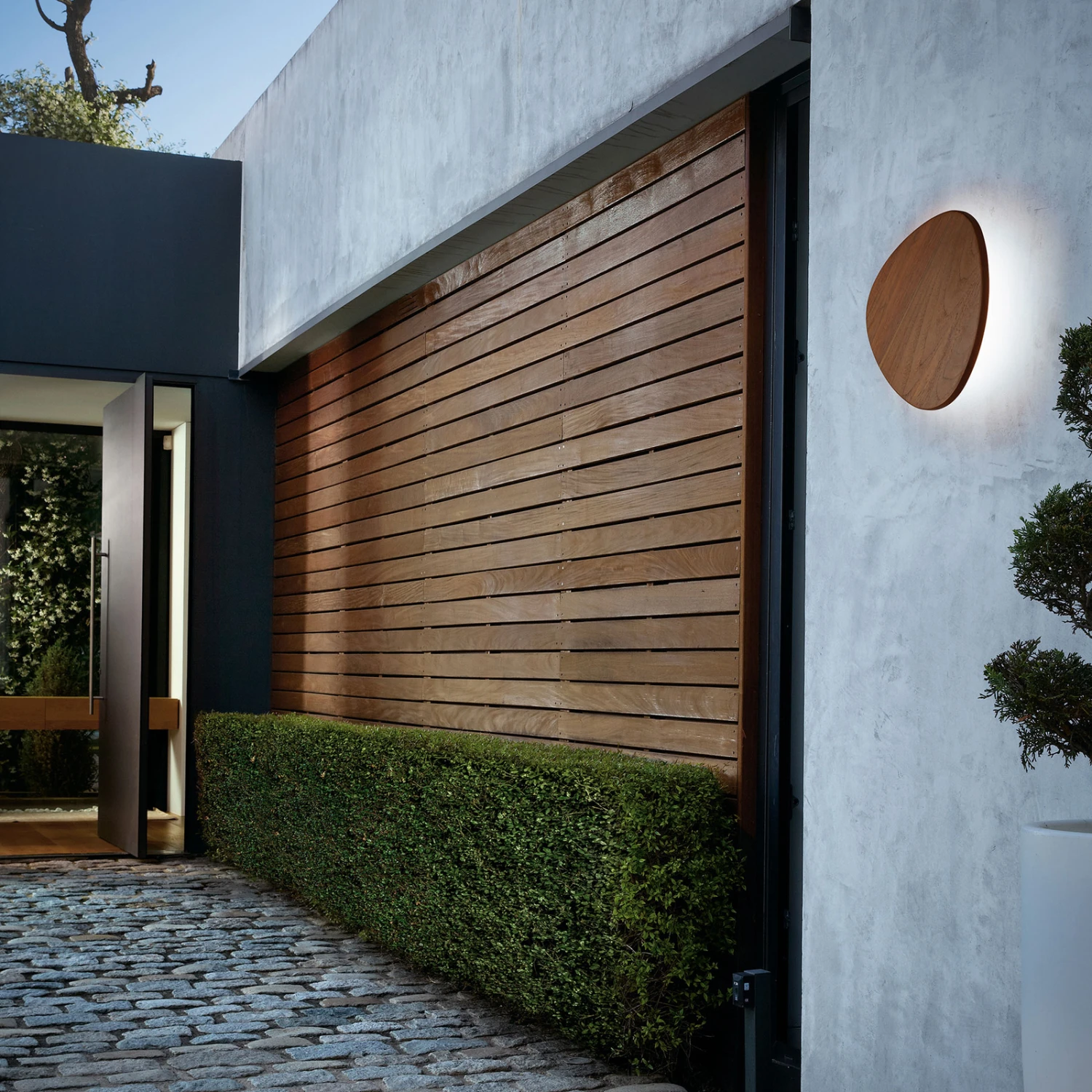 Bover Tria 05 LED-Außenwandleuchte, Teakholz 4 Bover Tria 05 LED-Außenwandleuchte, Teakholz – Bild 2