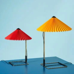 HAY Matin 300 LED-Tischleuchte Plissee, Hellrot -Eleganter Beleuchtungsladen 4553005 6