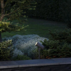 Konstsmide LED-Erdspießstrahler Andria 230 V, 9 W -Eleganter Beleuchtungsladen 5522601 2