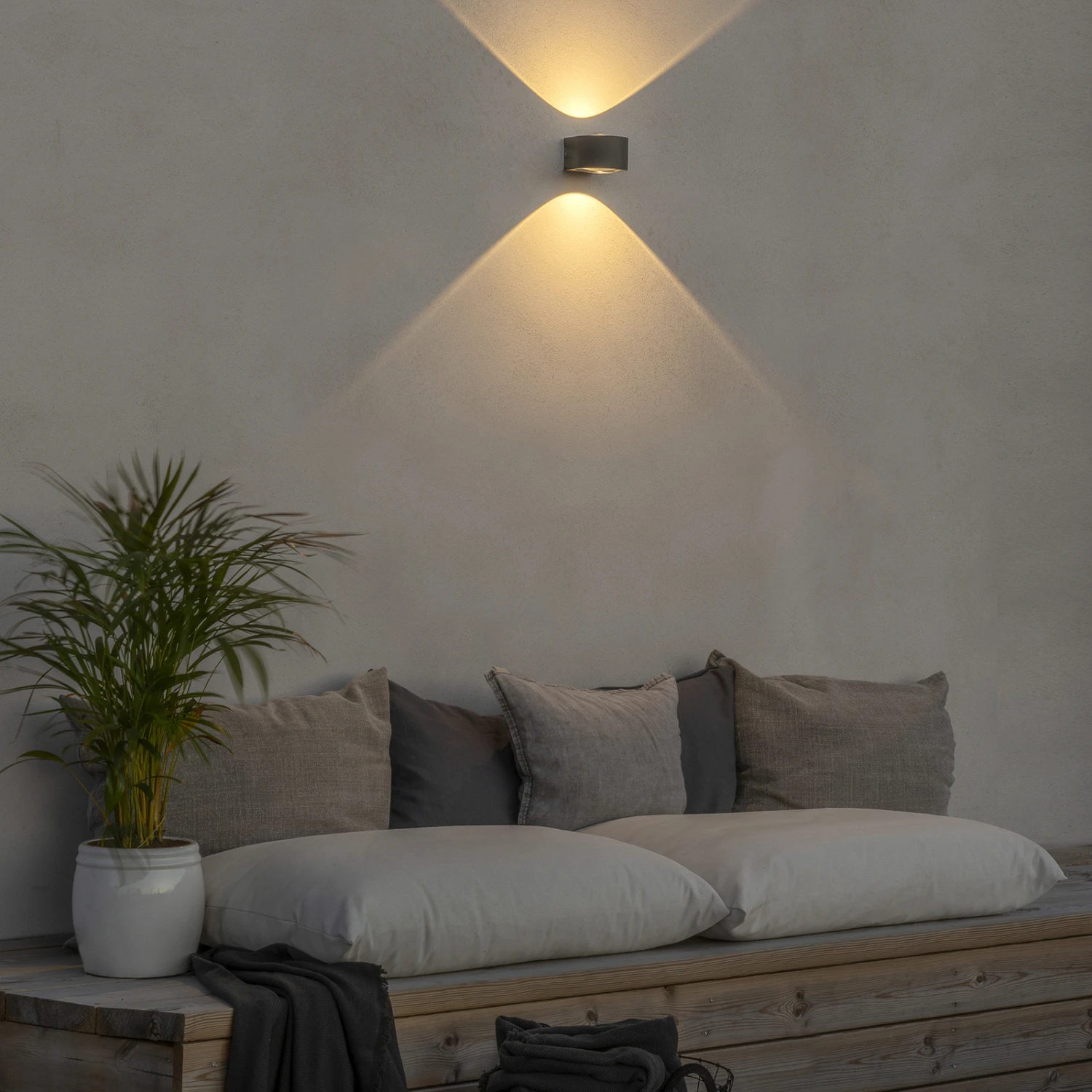 Konstsmide LED-Außenwandleuchte Gela, Up/down, Weiß 8 Konstsmide LED-Außenwandleuchte Gela, Up/down, Weiß – Bild 6