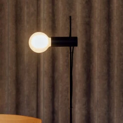 LEDS-C4 Nude Single Stehleuchte E27 Schwarz -Eleganter Beleuchtungsladen 6027819 1