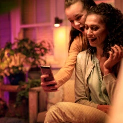 Philips Hue White+Color Ambiance Lily Spot 3er-Set -Eleganter Beleuchtungsladen 7534054 5