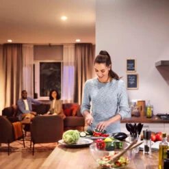 Philips Hue White 9W E27 LED-Lampe, 2er-Set -Eleganter Beleuchtungsladen 7534129 4