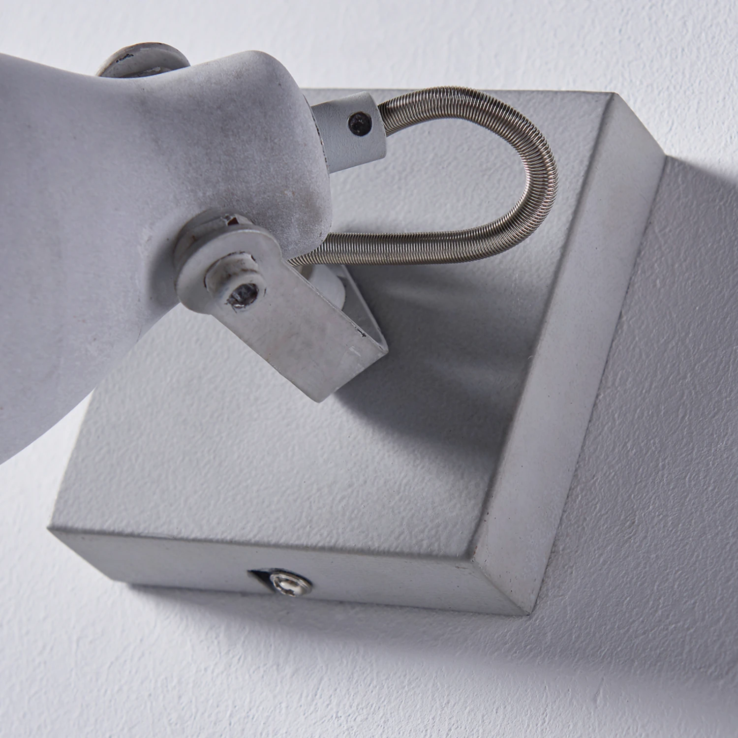 Grauer Spot Kadiga Aus Beton 6 Grauer Spot Kadiga Aus Beton – Bild 4