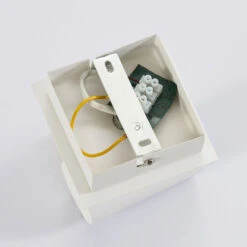 Weißer Spot Iluk Für Wand Und Decke -Eleganter Beleuchtungsladen 9621397 8