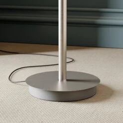 Lucande LED-Deckenfluter Anniki, Nickel -Eleganter Beleuchtungsladen 9624293 3