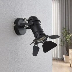 Wandleuchte Tilen Im Scheinwerfer-Look -Eleganter Beleuchtungsladen 9624399 2