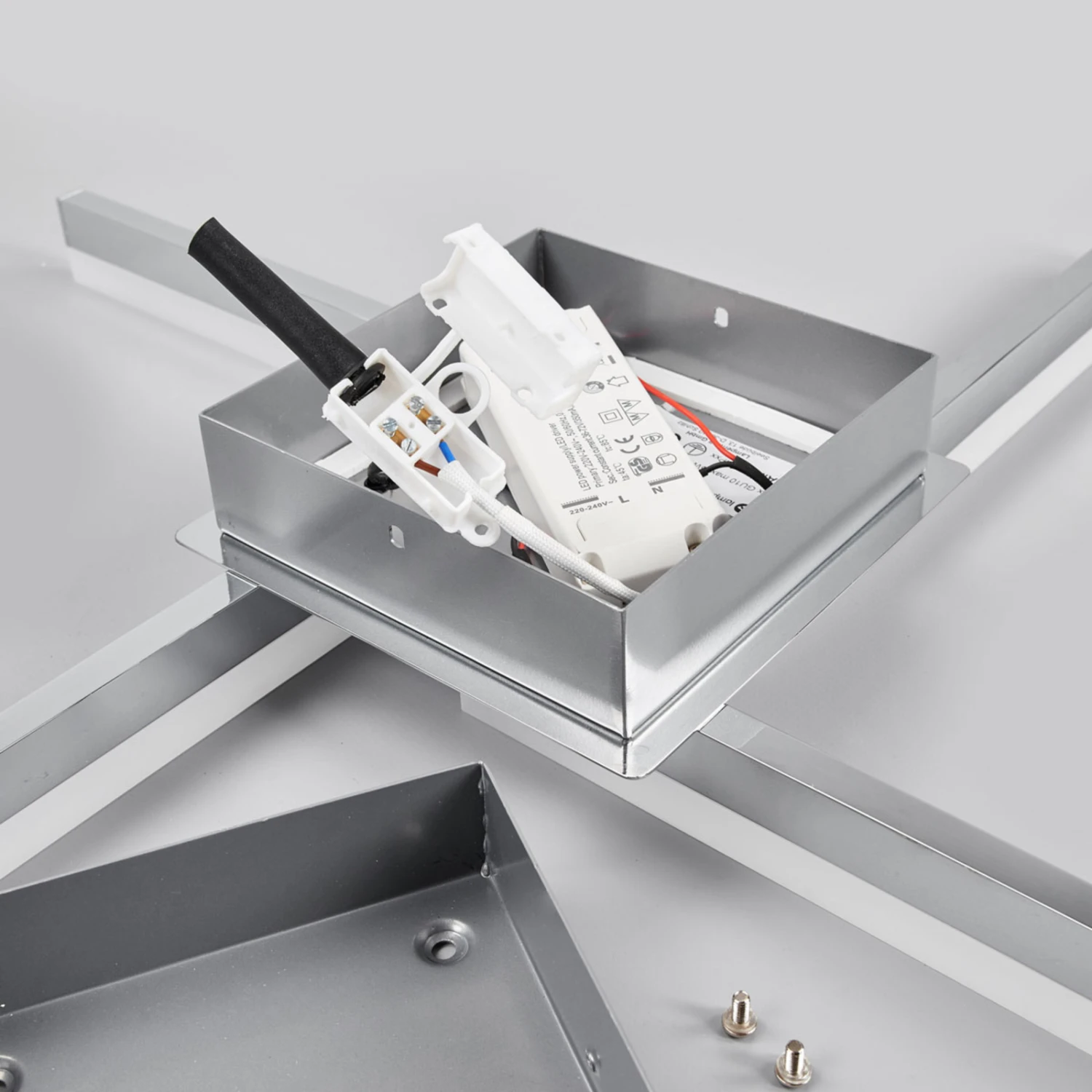 Vierflammige LED-Deckenleuchte Patrik, IP44 10 Vierflammige LED-Deckenleuchte Patrik, IP44 – Bild 8