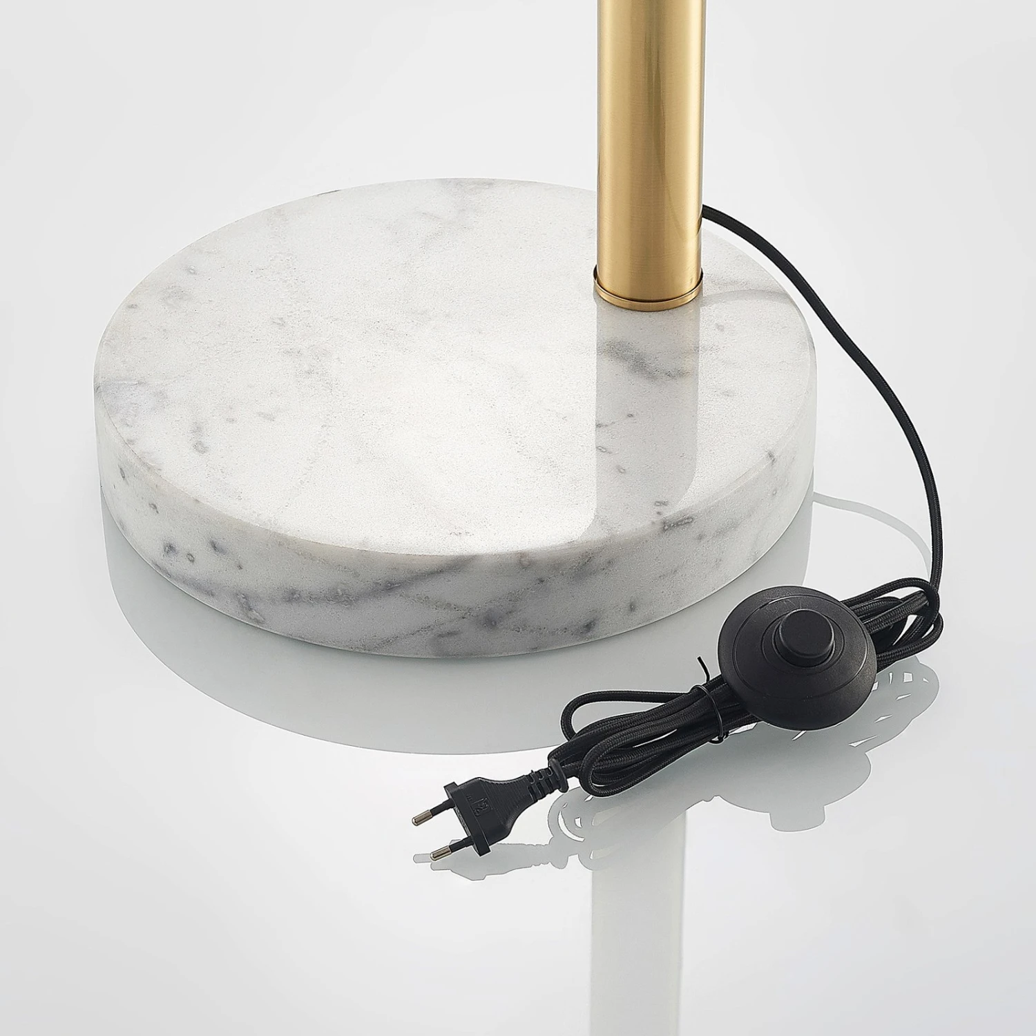 Lindby Sarinio Stehleuchte Mit Marmorfuß, Messing 11 Lindby Sarinio Stehleuchte Mit Marmorfuß, Messing – Bild 9