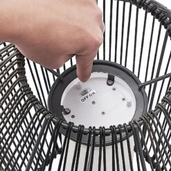 Lindby Kaati LED-Solar-Laterne, Rattanoptik, 26 Cm 19 Lindby Kaati LED-Solar-Laterne, Rattanoptik, 26 Cm -Eleganter Beleuchtungsladen 9945545 8