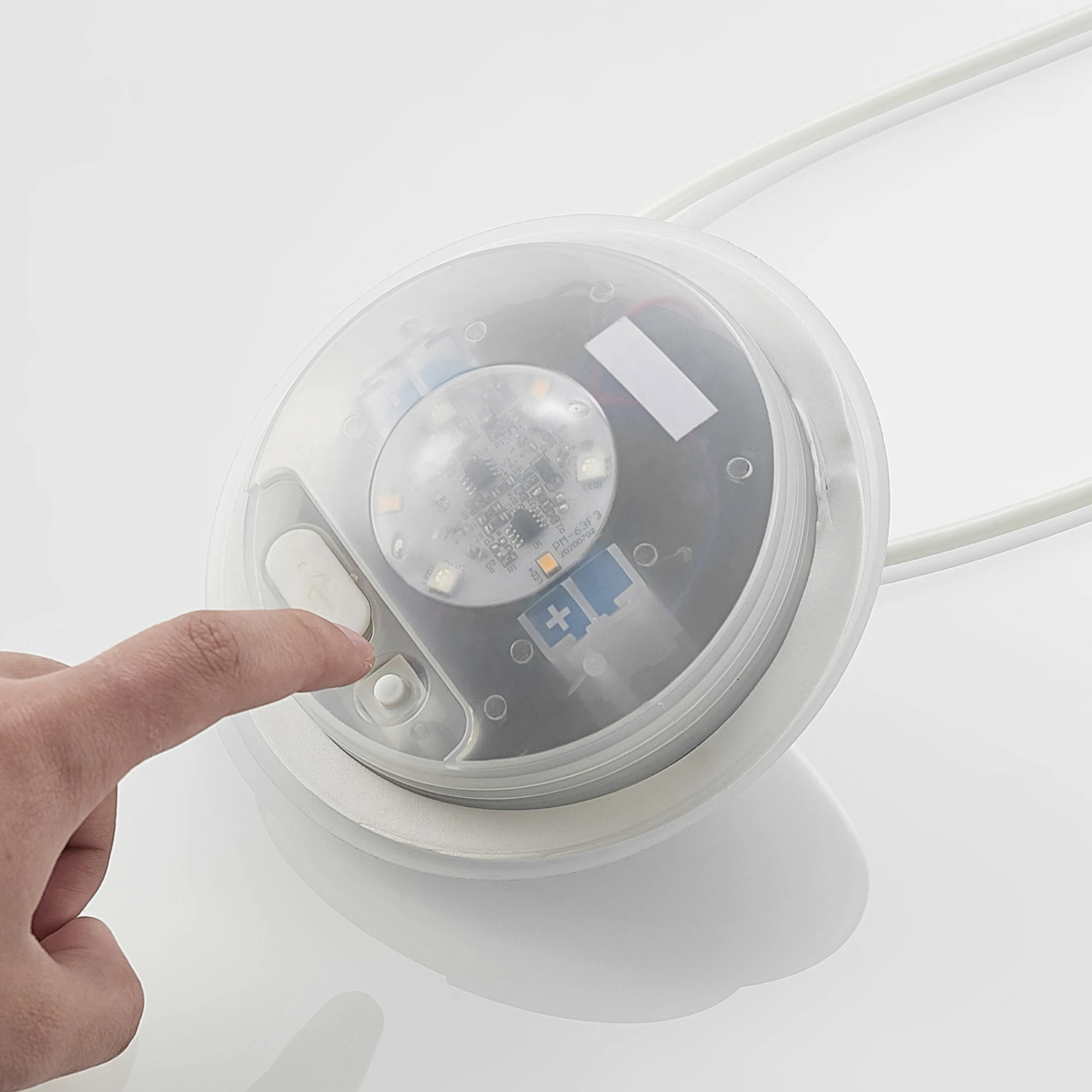 Lindby Dieka LED-Solar-Hängelampe, Kugel, RGBW 10 Lindby Dieka LED-Solar-Hängelampe, Kugel, RGBW – Bild 8