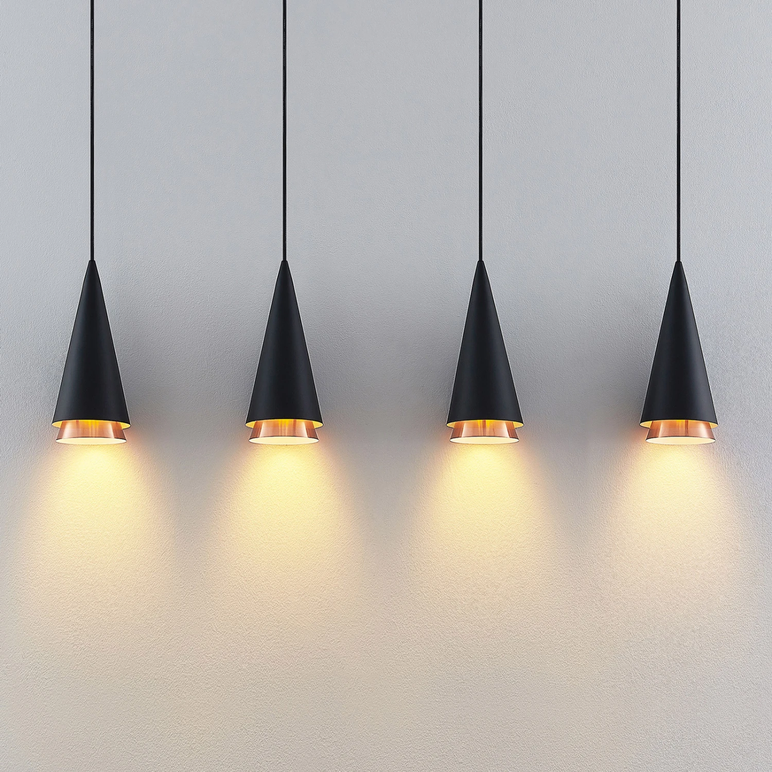 Lucande Naoh Hängeleuchte 4-fl., Schwarz/kupfer 8 Lucande Naoh Hängeleuchte 4-fl., Schwarz/kupfer – Bild 6